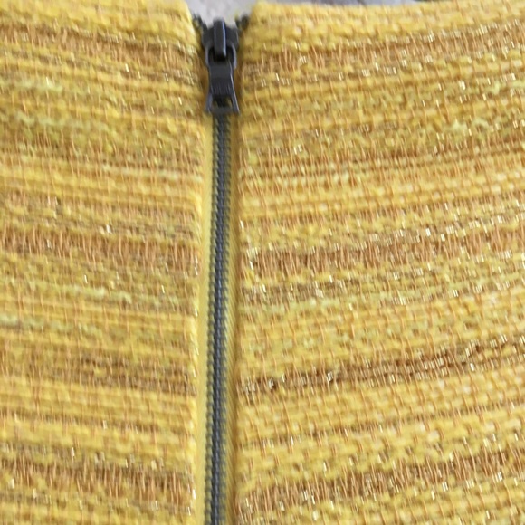Alice + Olivia Yellow Gold Striped Lined Soft Boucle Mini Skirt Sz 4 - Picture 8 of 9